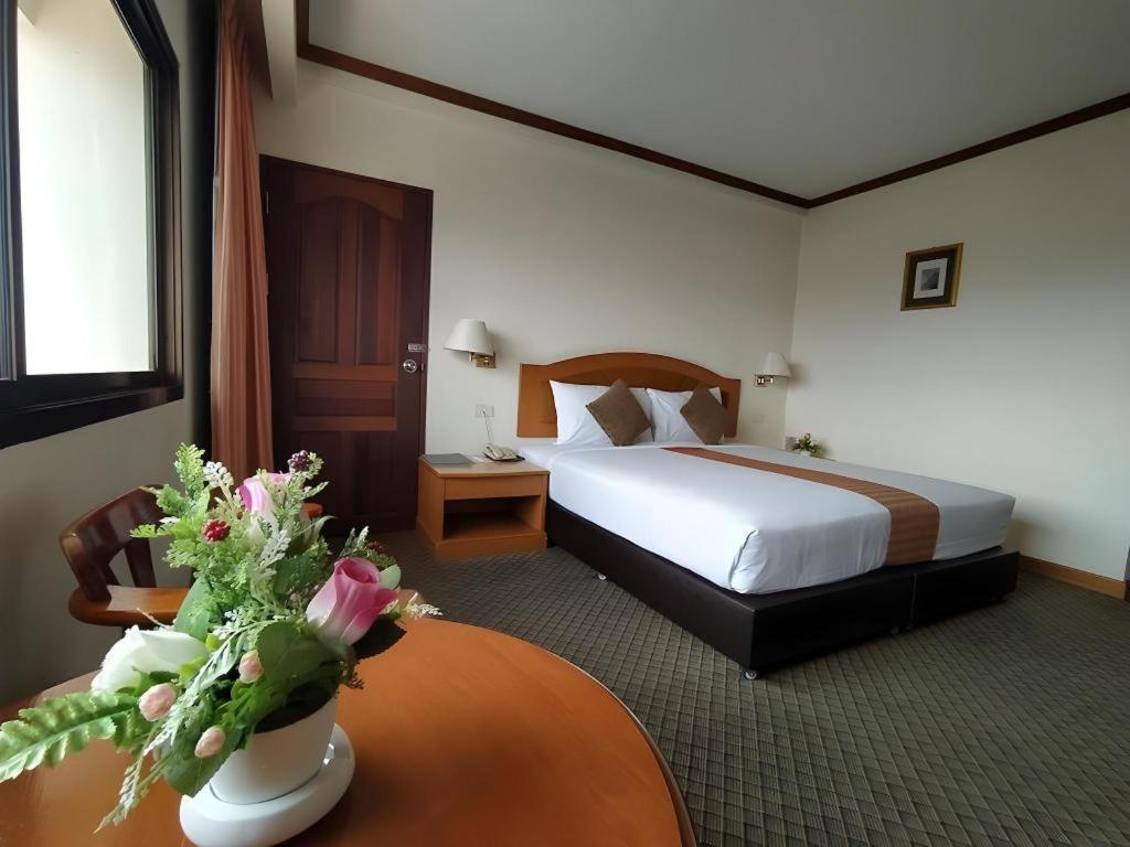 Sing Golden Place Hotel Hatjaj Kültér fotó