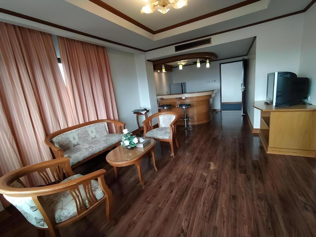 Sing Golden Place Hotel Hatjaj Kültér fotó
